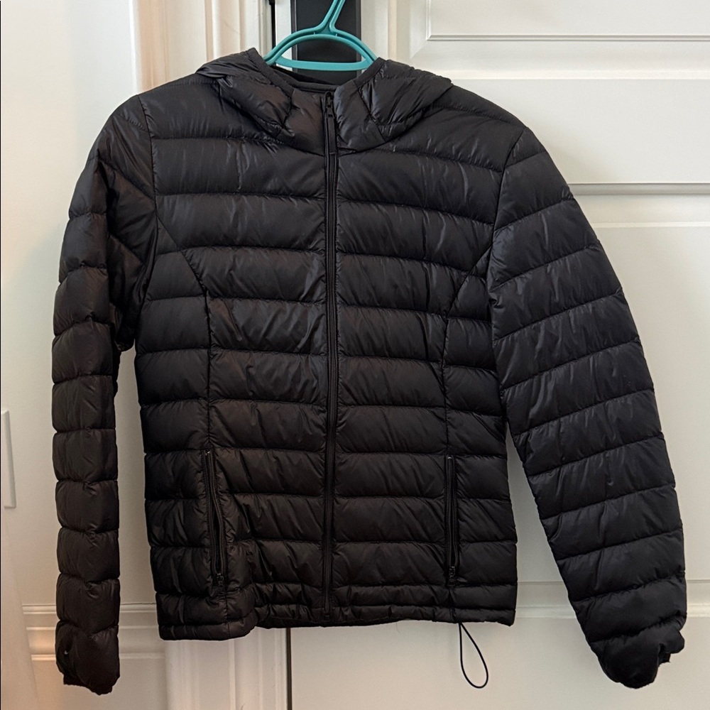 Aritzia Botanie Puffer Black Hooded Jacket - Lightweight Insulated Coat